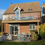 Bumblebee - Seaview And Balcony - Part Of The The Bay Village With Pool, Gym And Direct Access, Pub, Restaurant, Tennis And Meadows Walks בית נופש *