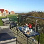 בית נופש Bumblebee - Seaview And Balcony - Part Of The The Bay Village With Pool, Gym And Direct Access, Pub, Restaurant, Tennis And Meadows Walks *