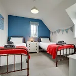 Bumblebee - Seaview And Balcony - Part Of The The Bay Village With Pool, Gym And Direct Access, Pub, Restaurant, Tennis And Meadows Walks בית נופש פילי