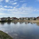 Bumblebee - Seaview And Balcony - Part Of The The Bay Village With Pool, Gym And Direct Access, Pub, Restaurant, Tennis And Meadows Walks