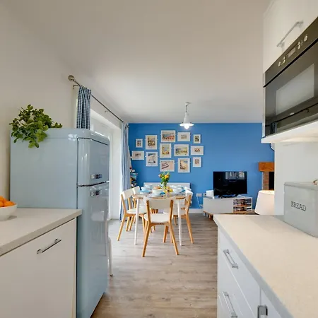 Bumblebee - Seaview And Balcony - Part Of The The Bay Village With Pool, Gym And Direct Access, Pub, Restaurant, Tennis And Meadows Walks *