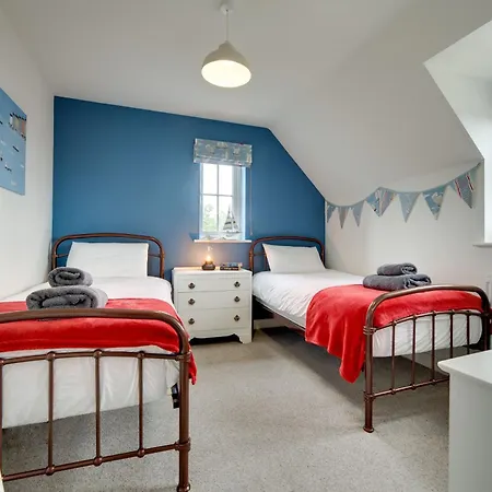 Bumblebee - Seaview And Balcony - Part Of The The Bay Village With Pool, Gym And Direct Access, Pub, Restaurant, Tennis And Meadows Walks Semesterbostad Filey